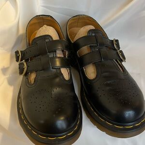 Dr Martens Black Mary Jane’s size US 8 good condition